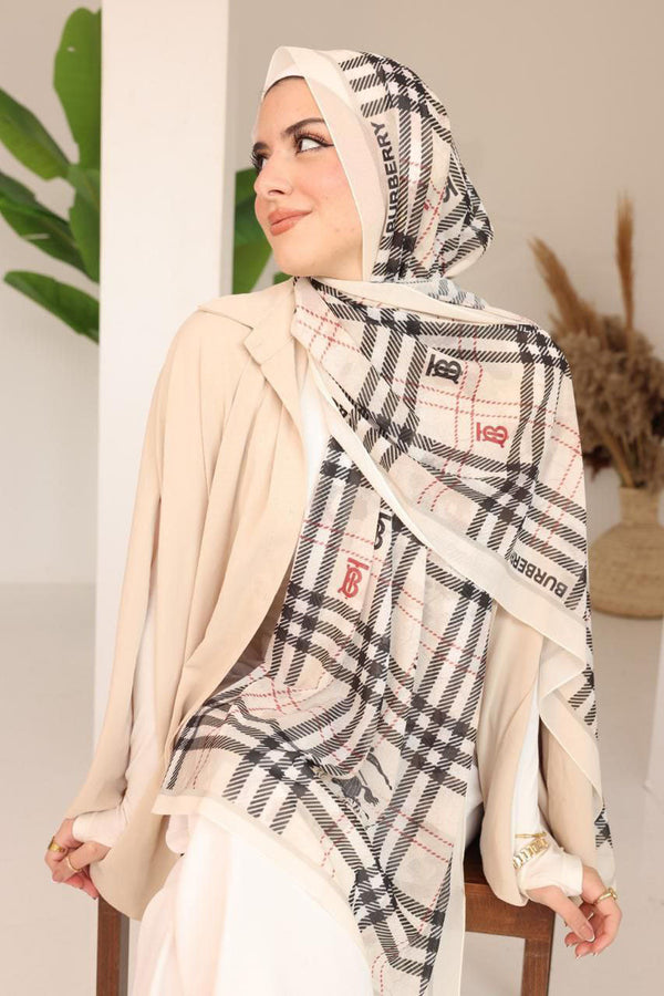 Signature Check Elegance Scarf – Beige & Black Designer Vibes