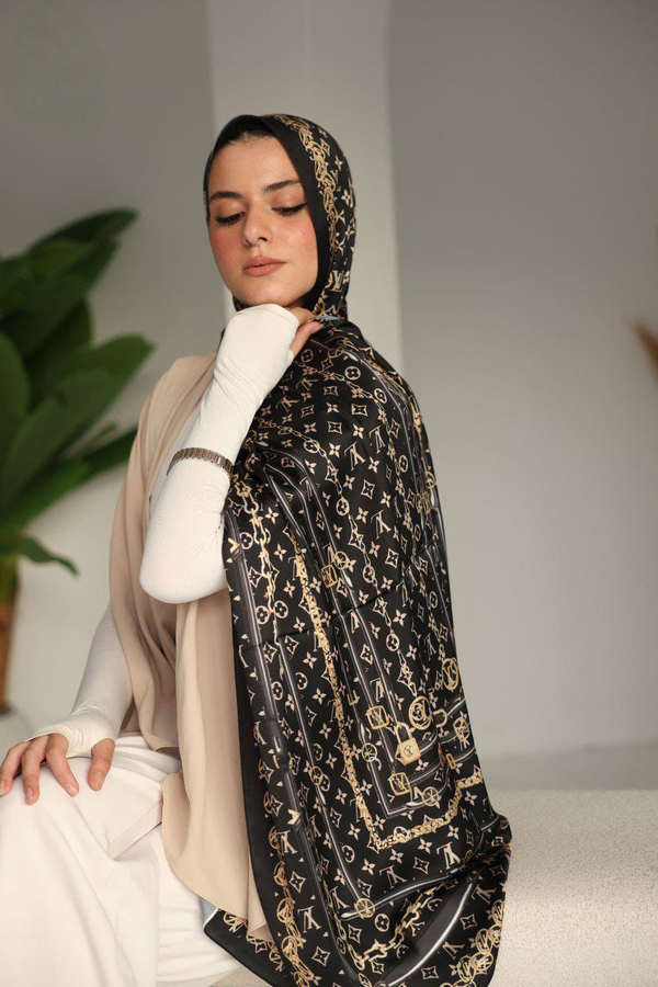 Golden Noir - Luxe Chain Monogram Silk Scarf